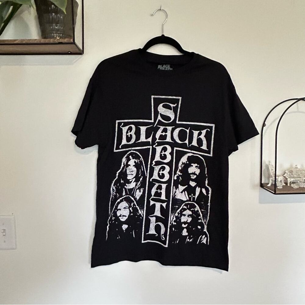 NWOT Black Sabbath Short Sleeve Crewneck Tee 100% Cotton Shirt Size Medium